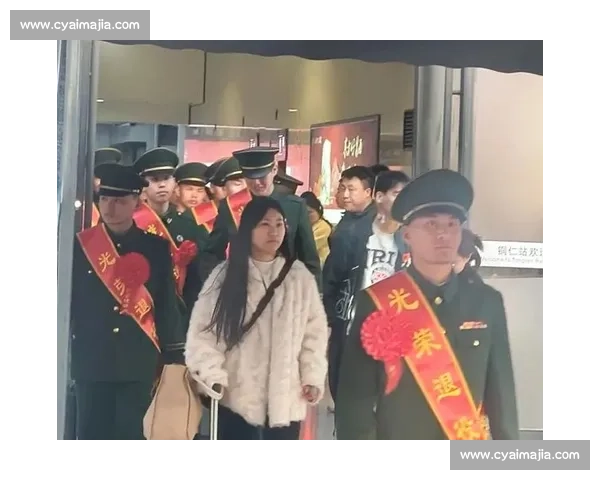 军装未卸归故里，门开见母泪先流