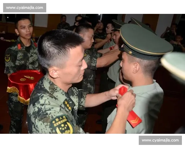 军装未卸归故里,门开见母泪先流